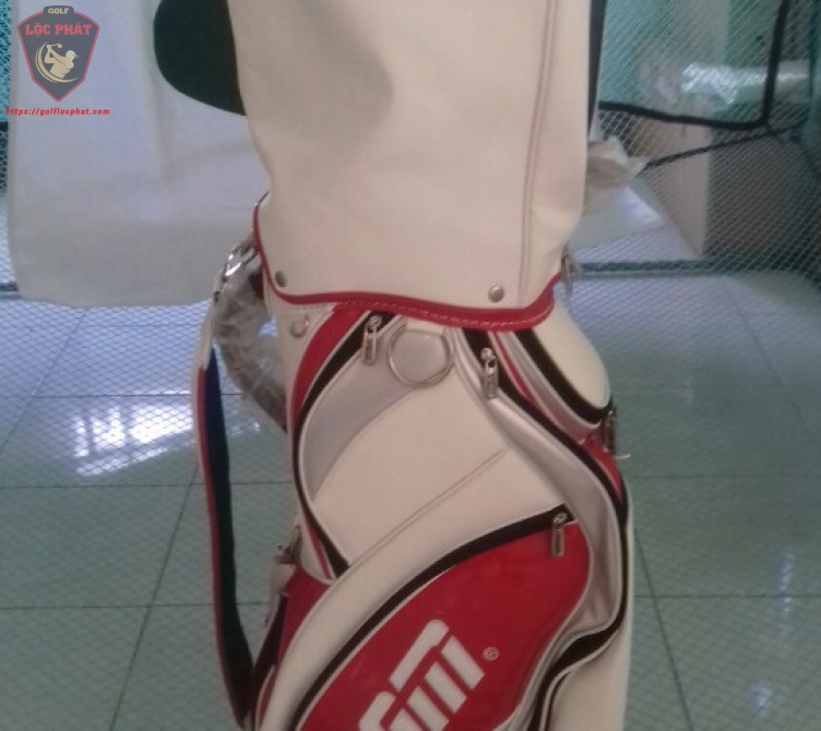 Bộ gậy Golf dành cho khách hàng mới tập chơi bao gồm 13 gậy và túi đựng gậy hàng PGM nhập khẩu.