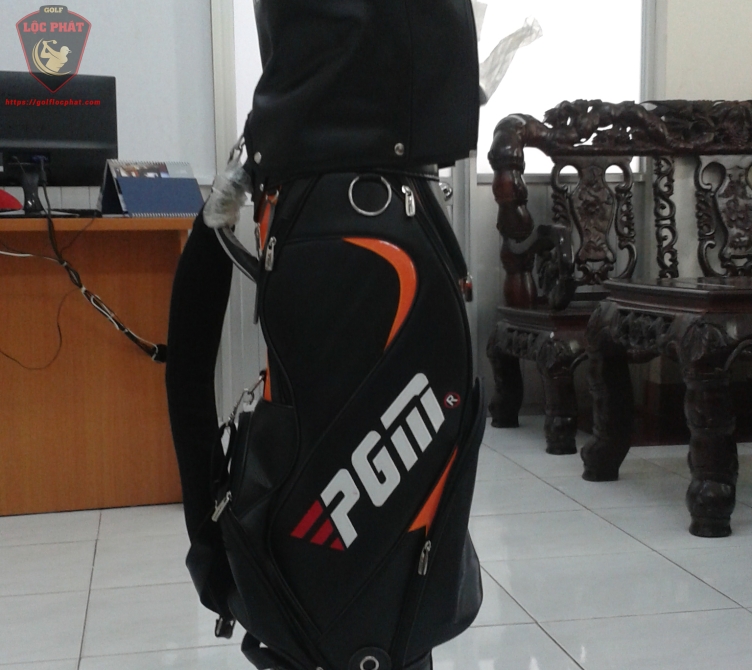 Bộ gậy Golf dành cho khách hàng mới tập chơi bao gồm 13 gậy và túi đựng gậy hàng PGM nhập khẩu.
